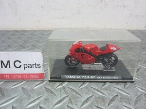 【即決】YAMAHA YZR-M1 プラモデル完成品　MAX BIAGGI 2002