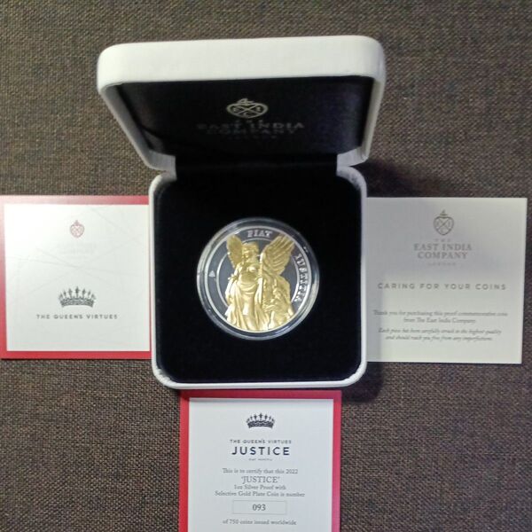 2022 St. Helena Queens Virtues Justice 1oz 銀貨 一部金箔付き