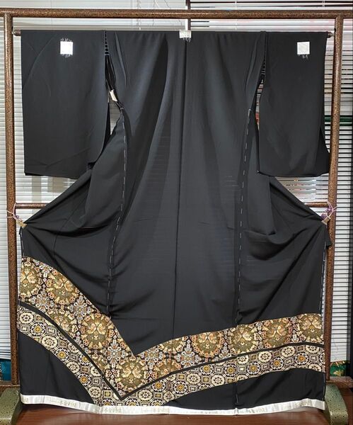 正絹 黒留袖 刺繍 本金刺繍 未仕立て 仮縫い 仮絵羽 絵羽