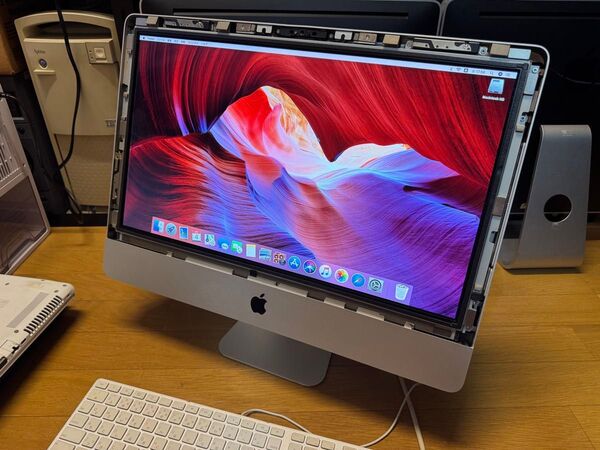 iMac (21.5-inch. Mid 2011)
