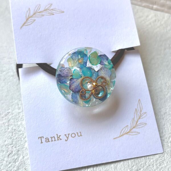 no.68 シェルとアジサイのヘアゴム ハンドメイド レジン