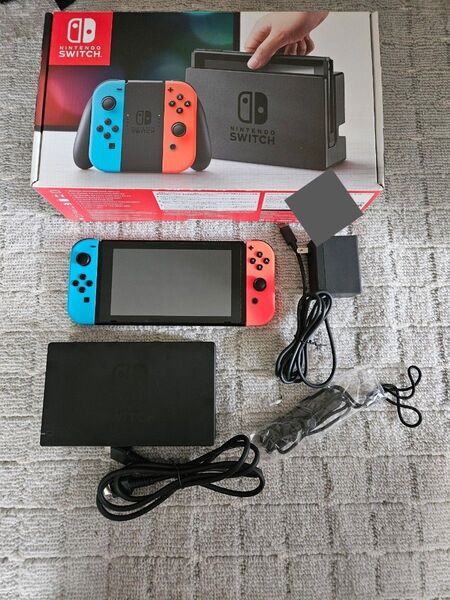 任天堂 Switch 本体