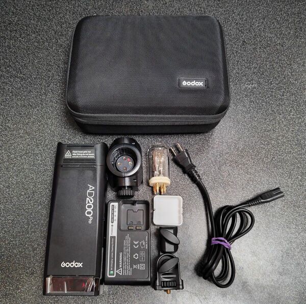 GODOX AD200Pro 中古 完動品 ストロボ