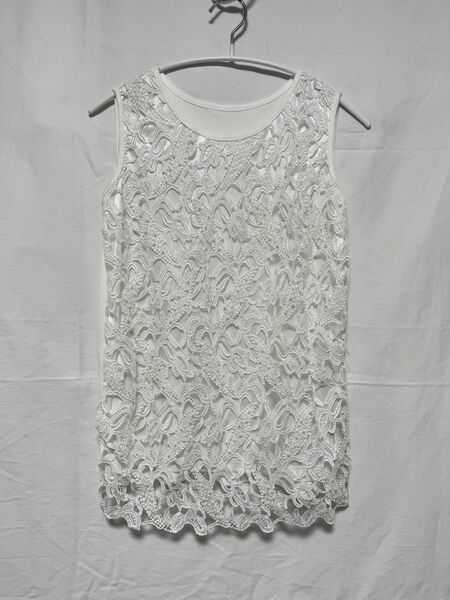 上品レース パール付 ホワイトノースリーブトップス M-L 白 カットソー