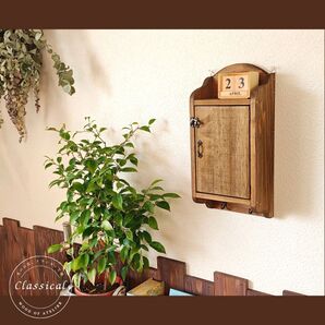 ハンドメイド コンパクト 鍵掛 木製ウォールシェルフ ウォルナット
