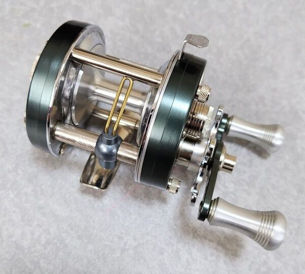 五十鈴工業 BC721 五十鈴工業 ISUZU イスズ ベイトリール BC721 SSS Vintage ヴィンテージ