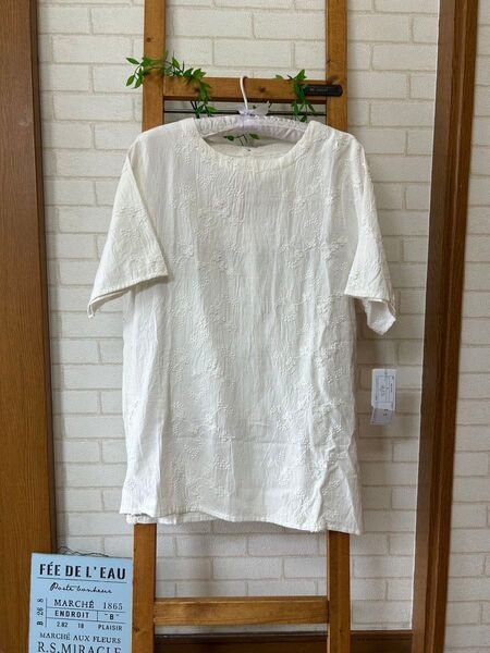 ☆花柄刺繍レースの半袖カットソー☆