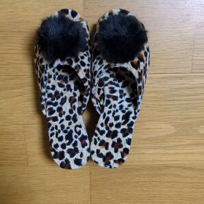 レオパード柄ボア付き サンダル