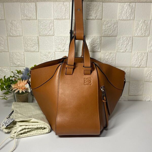 良品 LOEWE ハンモック スモール ブラウン 茶 レザー