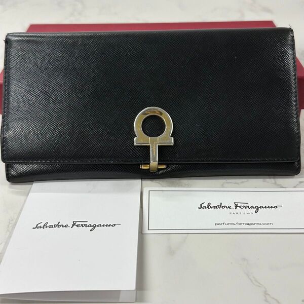 新品同様! サルヴァトーレフェラガモ Salvatore Ferragamo 財布 長財布 ガンチーニ クリップ