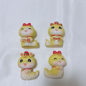フィギュア レトロ 4個 中国 小さな 蛇 装飾品 新しい 年 置物 蛇 年 像 漫画 蛇 置物 蛇 年 装飾 動物 爬虫類
