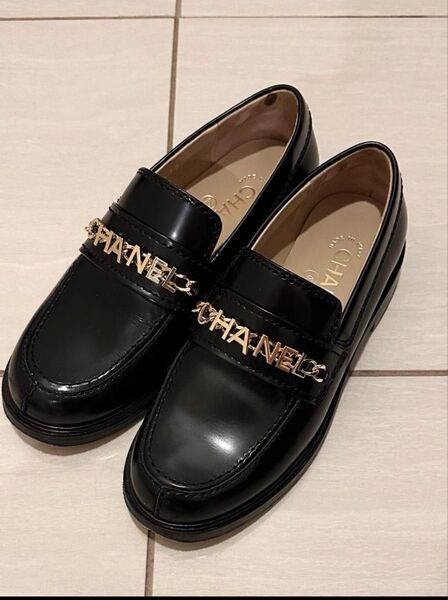 シャネル CHANEL ブラック ローファー 35C 22.5