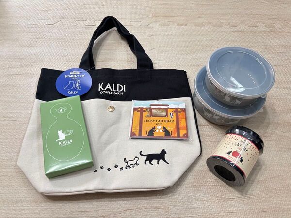 カルディ 猫の日バッグ トートバッグ ティートレー カレンダー 紅茶 ホーローコンテナ