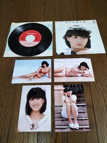 河合奈保子さん 写真4枚付きEPシングルレコード(中古品)