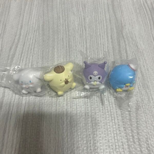 ガチャガチャ サンリオ たべすぎまして クロミ ポムポムプリン シナモロール タキシードサム