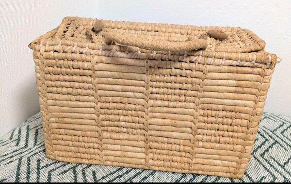 良質【ピクニックやお出かけに♪】天然素材 編み込みデザイン オシャレ かごバッグ