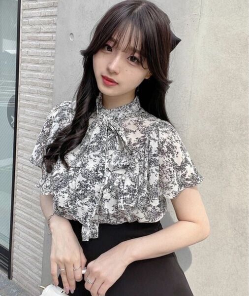 【TITTY&Co.】 トワルドジュイラッフルリボンブラウス ブラック フリーサイズ ぽよちゃん 美品 半袖 ノースリーブ