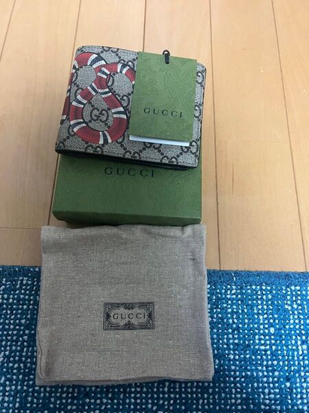 GUCCI 2つ折り財布 グッチ 蛇柄