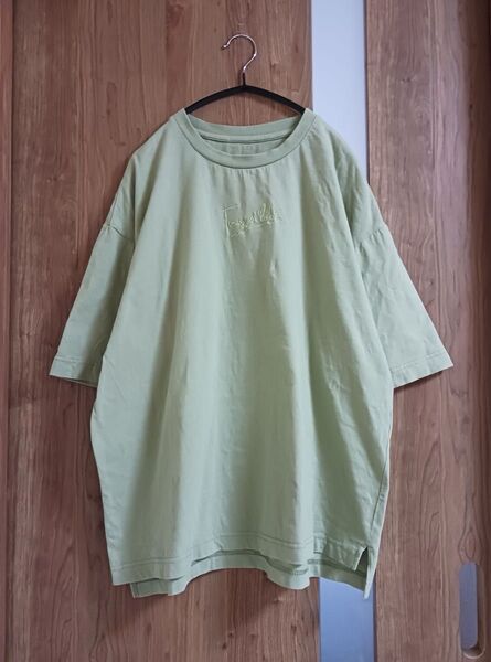 半袖Tシャツ 五分袖 刺繍 グリーン サイズ感L
