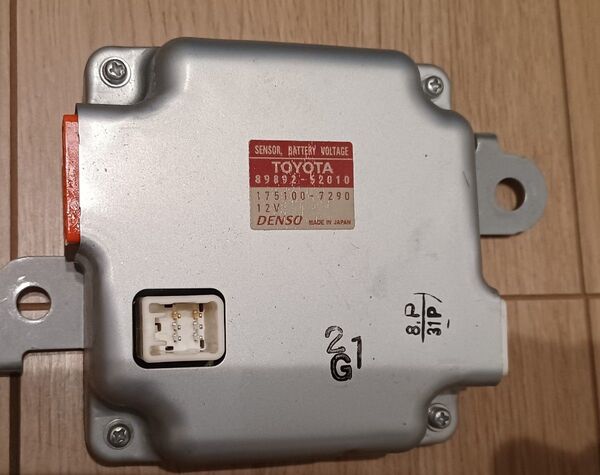 89892-52010 ボルテージセンサー アクア ハイブリッド バッテリー NHP10 89892-52010 NHP10