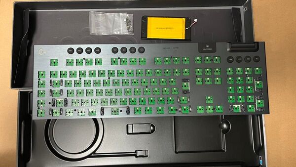 Logicool G913 ワイヤレスゲーミング RGB キーボード ジャンク