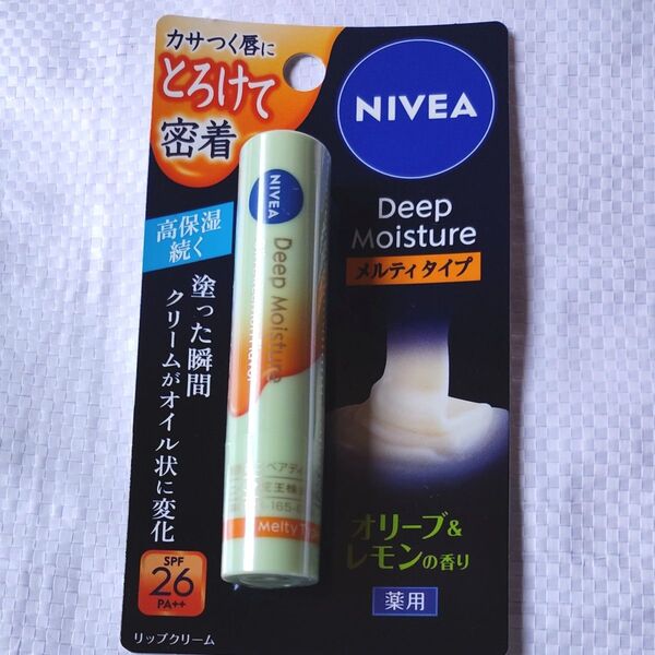 ニベア ディープモイスチャーリップクリーム メルティタイプ オリーブ&レモンの香り