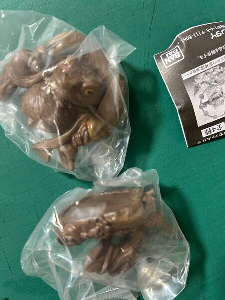 ART IN GASHAPON カエルの風神雷神像 風神木像カラー1種 バンダイ ガシャポン