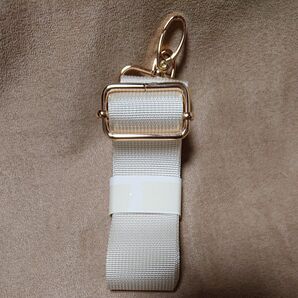3.7cm【幅広ショルダーストラップ白】付け替え☆未使用☆長さ最短約65cm 最長約130cm オフホワイト