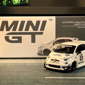 ミニGT 1/64 アバルト 595 リバティーウォーク n°809-L