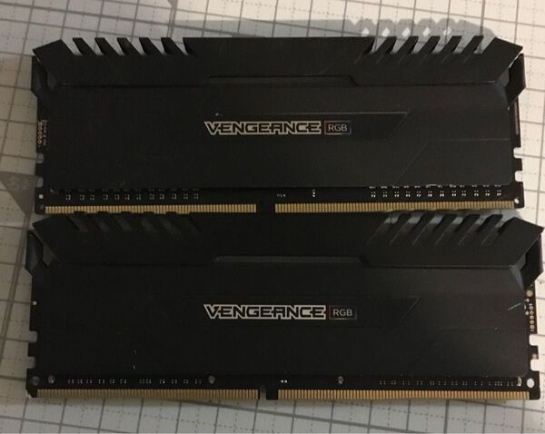 CORSAIR VENGEANCE RGB DDR4 3000MHz 8GB×2枚 動作品 本体のみ