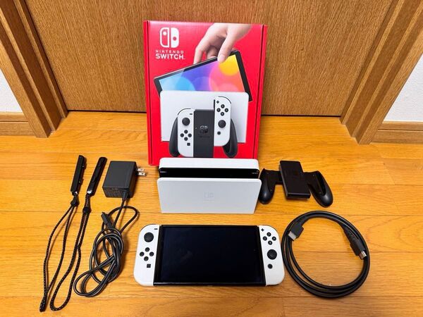 Nintendo Switch 有機ELモデル ホワイト おまけ多数(プロコン・ケース・SDカード)付き