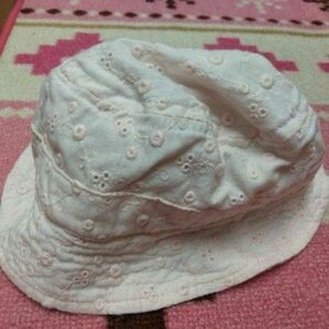 ベビー帽子 女の子 ピンク 花柄 刺繍