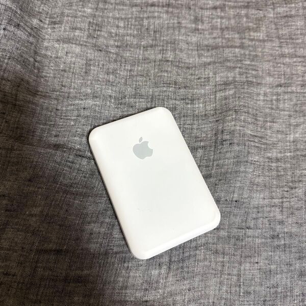 即日発送!Apple MagSafe バッテリーパック風のモバイルバッテリー 動作確認済み 中華製