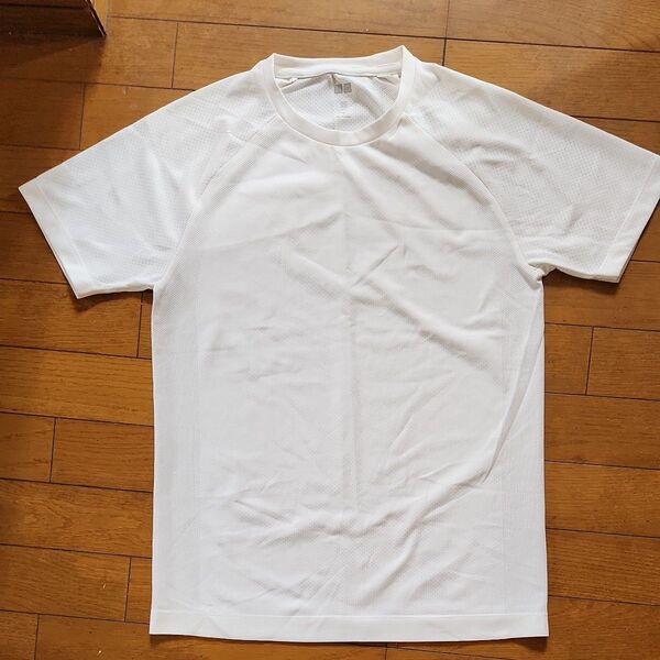ユニクロ エアリズム クルーネック 涼しいTシャツ ホワイト オフアーお受けしました。お値段訂正しました