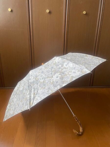 Traditional Weatherwear トラディショナルウェザーウェア 折りたたみ傘 リバティ花柄 晴雨兼用