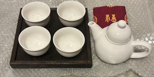 未使用 茶器セット 急須 湯呑み コップ 焼桐お盆付き 急須用敷布 陶器 茶道具 和食器