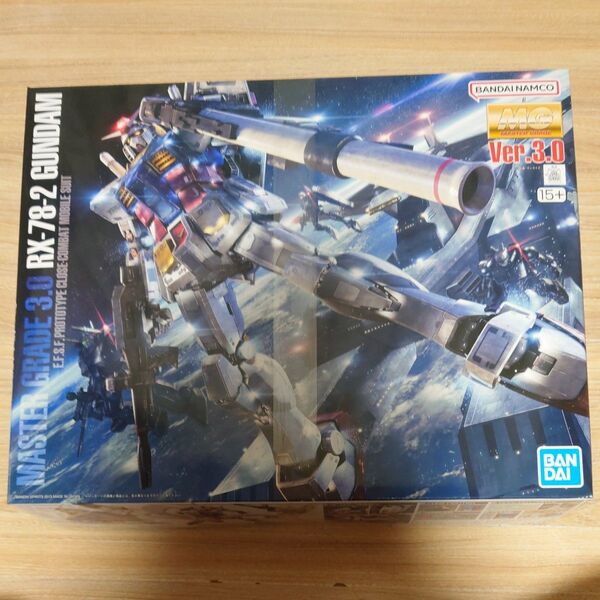 MG 機動戦士ガンダム RX-78-2 ガンダムVer.3.0 1/100スケール 色分け済みプラモデル