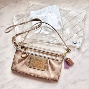 ■正規品 新品■COACH コーチ ジップ ポーチ クラッチバッグ ショルダー ミニ バッグ 21cm ANA 機内販売 ゴールド