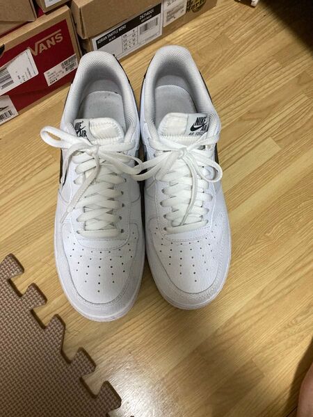 NIKE スニーカー エアフォース1 靴 白 黒 ナイキ