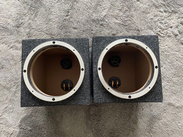 ★★★アルミバッフル付き 6.5インチスピーカーボックス バナナプラグターミナル19x19x19cm