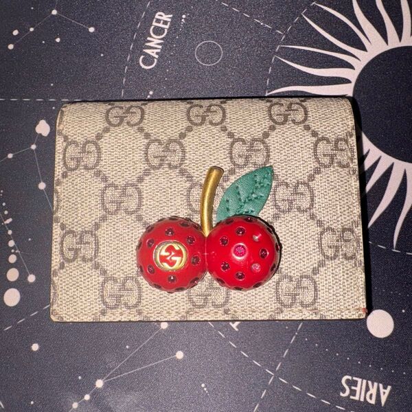 【早い者勝ち】GUCCI チェリー GG 2つ折り財布 カードケース グッチ