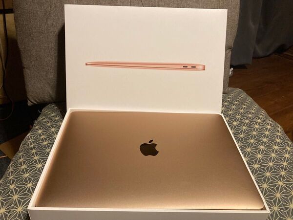 Apple MacBook Air 13インチ 8GB/256GB ゴールド