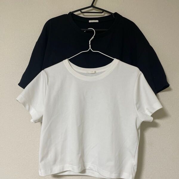 GU ショート丈Tシャツ白黒2点セット