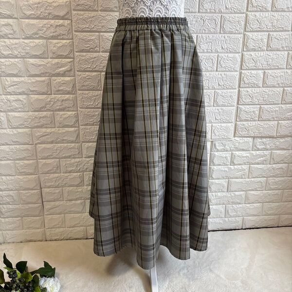 スローブイエナ SLOBE IENA タフタランダムタックスカート