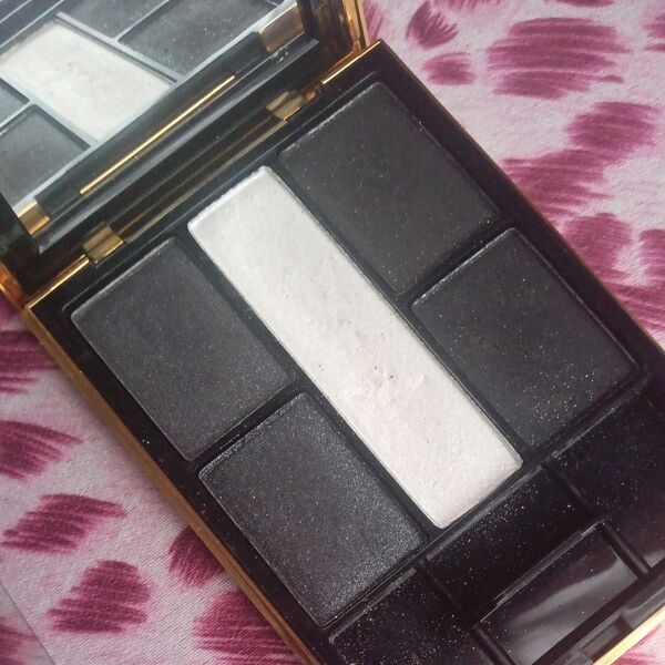 正規品イヴサンローラン パレット ノワール アイシャドウNOIR TERRIBLEMNNT5COLOR EYE SHADOW