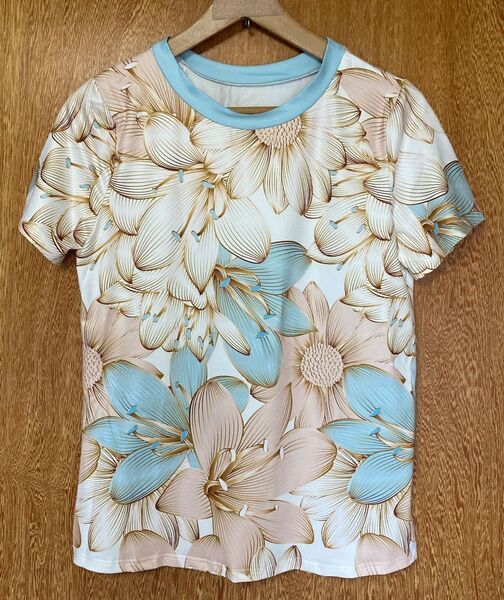 花柄 半袖Tシャツ Mサイズ