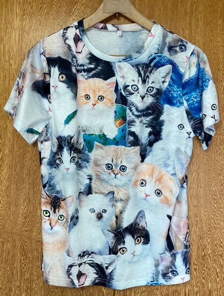 子猫がいっぱい♪ 猫柄 半袖Tシャツ Mサイズ