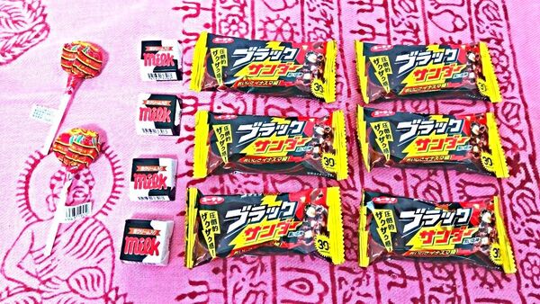 ブラックサンダー チュッパチャプス チロルチョコレート お菓子詰め合わせ
