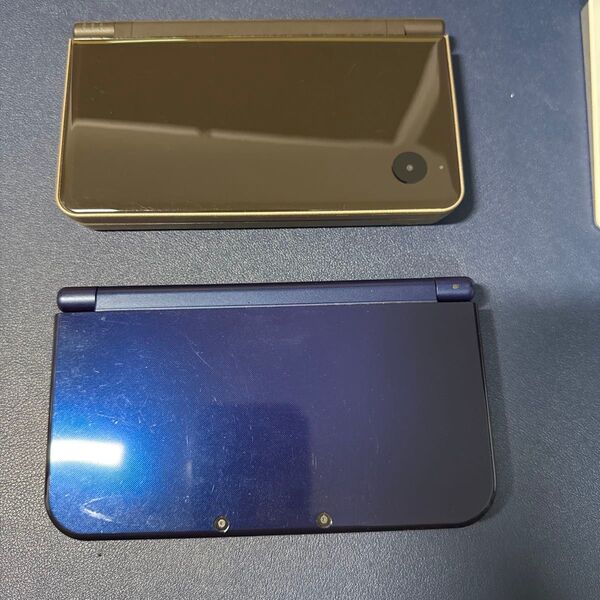 New Nintendo 3DS LL 青とNintendo DSi LL本体