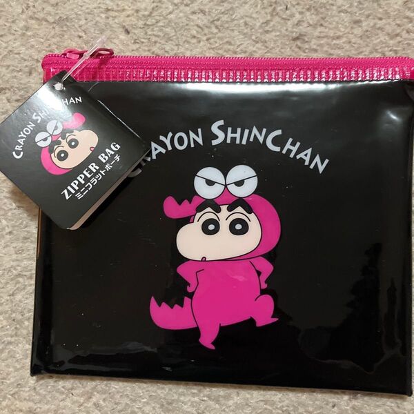 新品 クレヨンしんちゃんのポーチ フラットポーチ